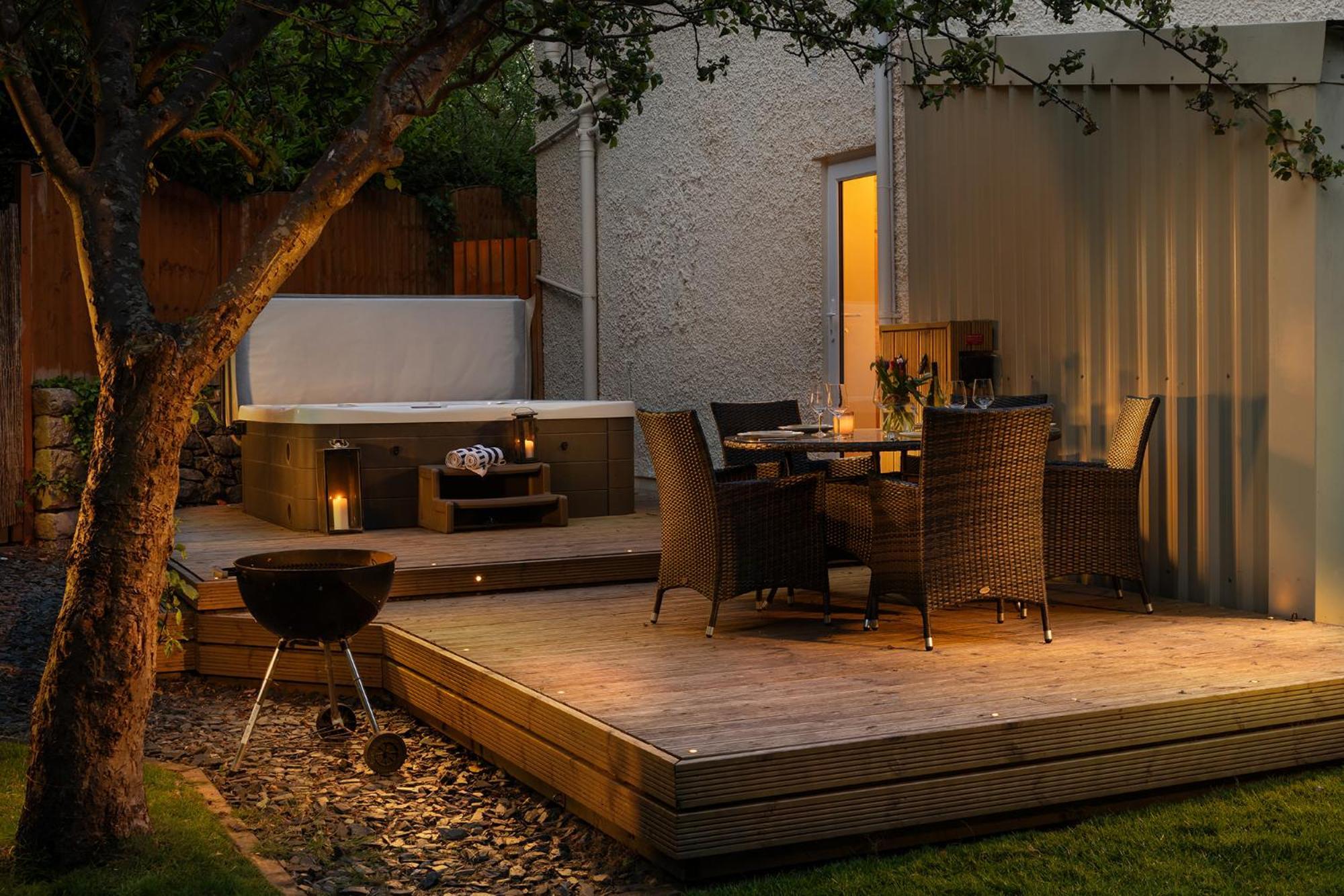 The Coachhouse - Cottage With Private Hot Tub Colwyn Bay Kültér fotó